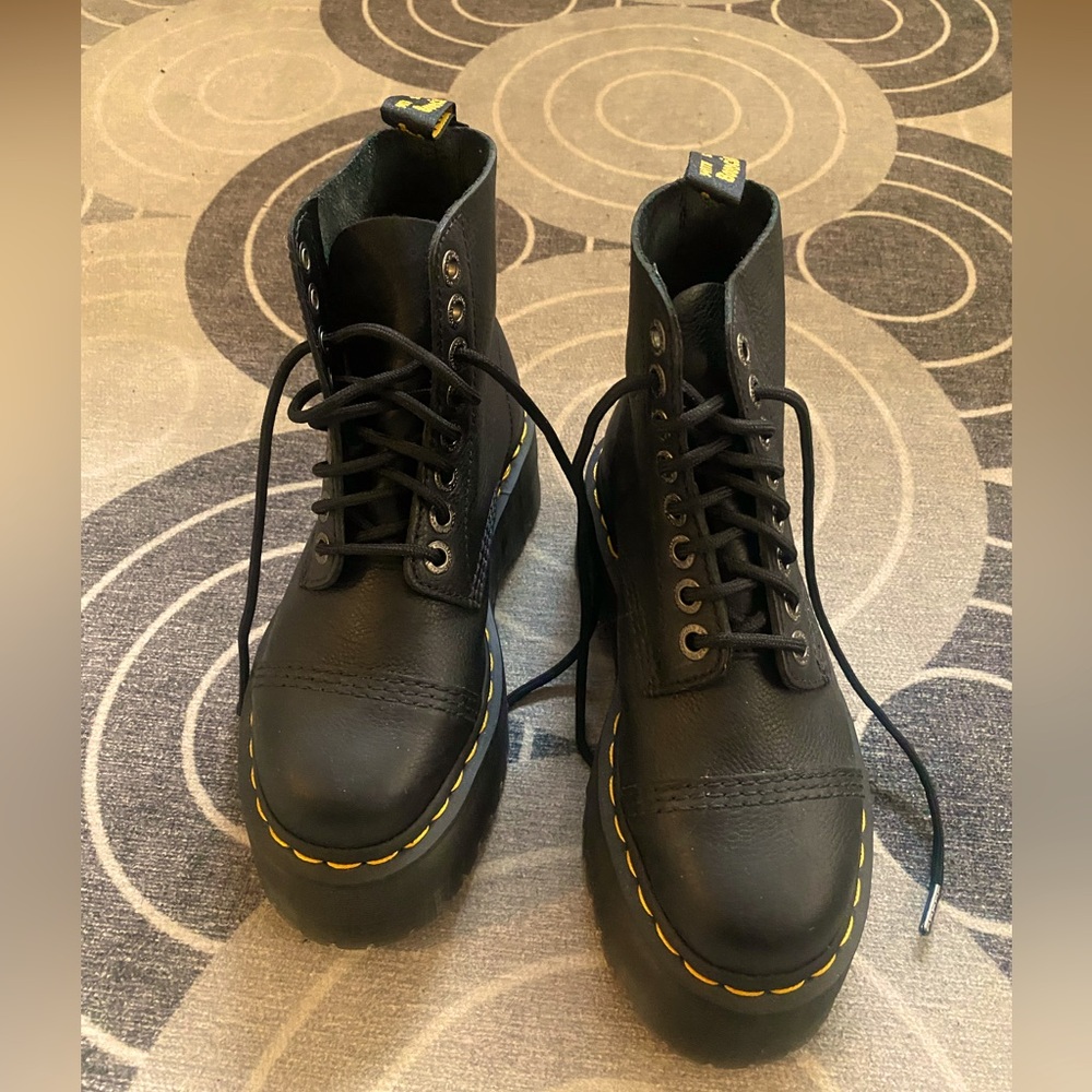 Platform Doc Marten boots